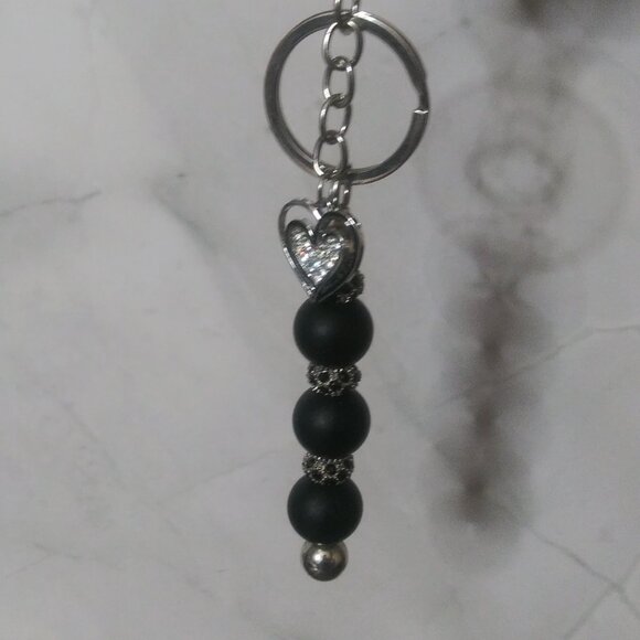 Handmade Black Silicone Beaded Keychain with Heart Charm - Picture 2 of 4